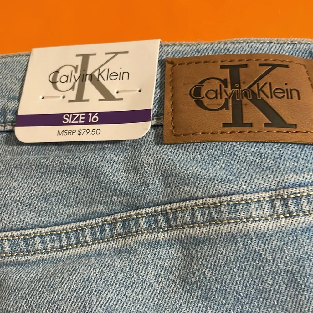 Ladies Calvin Klein jeans - Picture 3 of 8